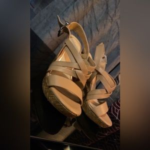 Selling Jessica Simpson Pumps